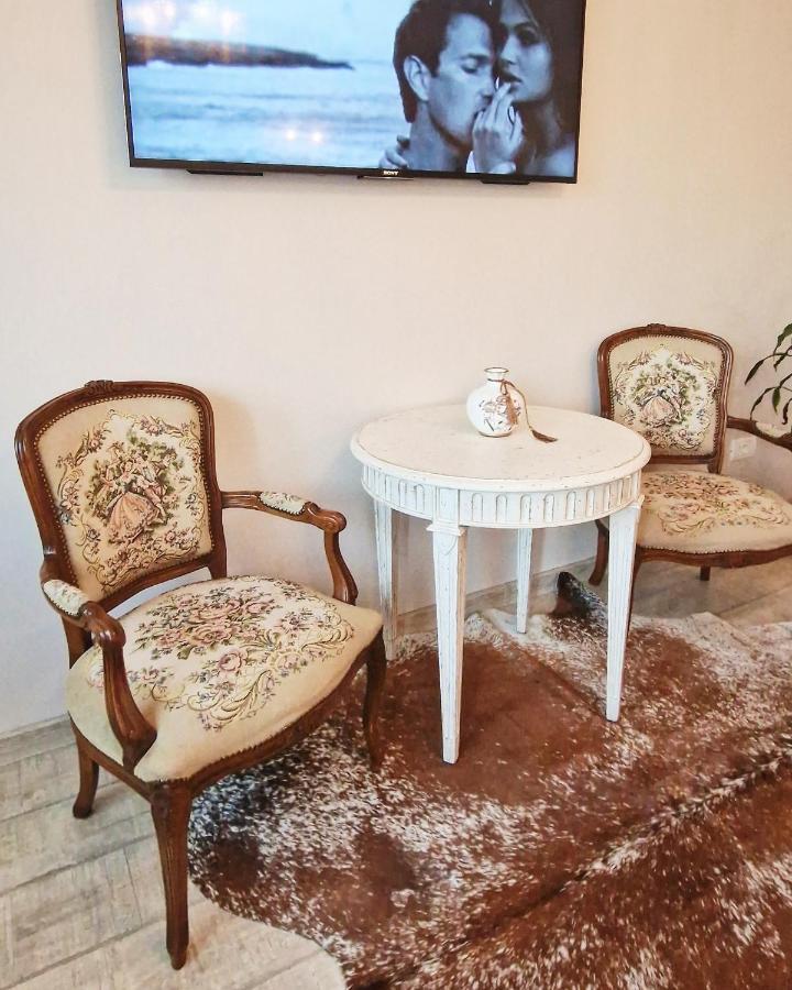 Amor Tirol Busteni (Adults Only) Екстер'єр фото