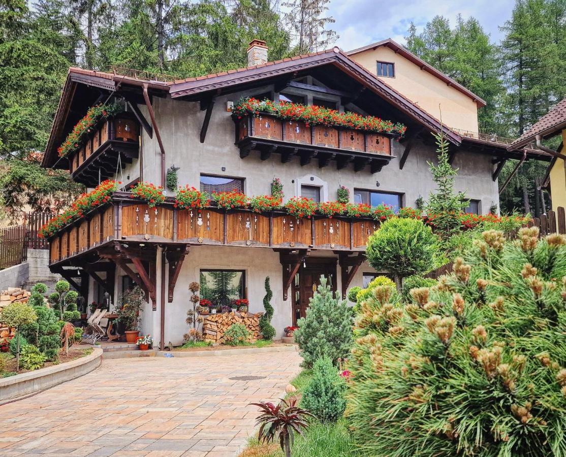 Amor Tirol Busteni (Adults Only) Екстер'єр фото