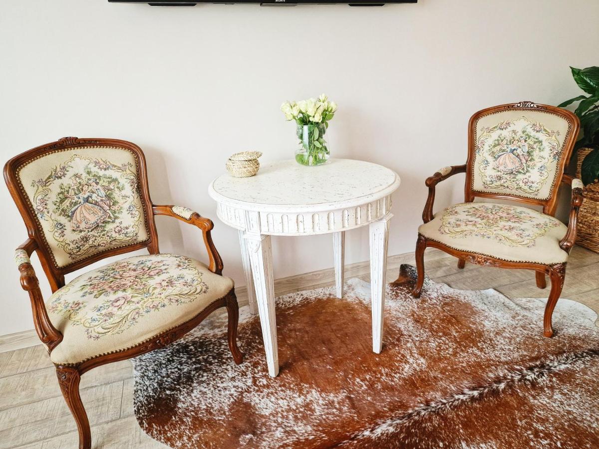 Amor Tirol Busteni (Adults Only) Екстер'єр фото