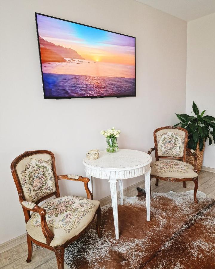 Amor Tirol Busteni (Adults Only) Екстер'єр фото
